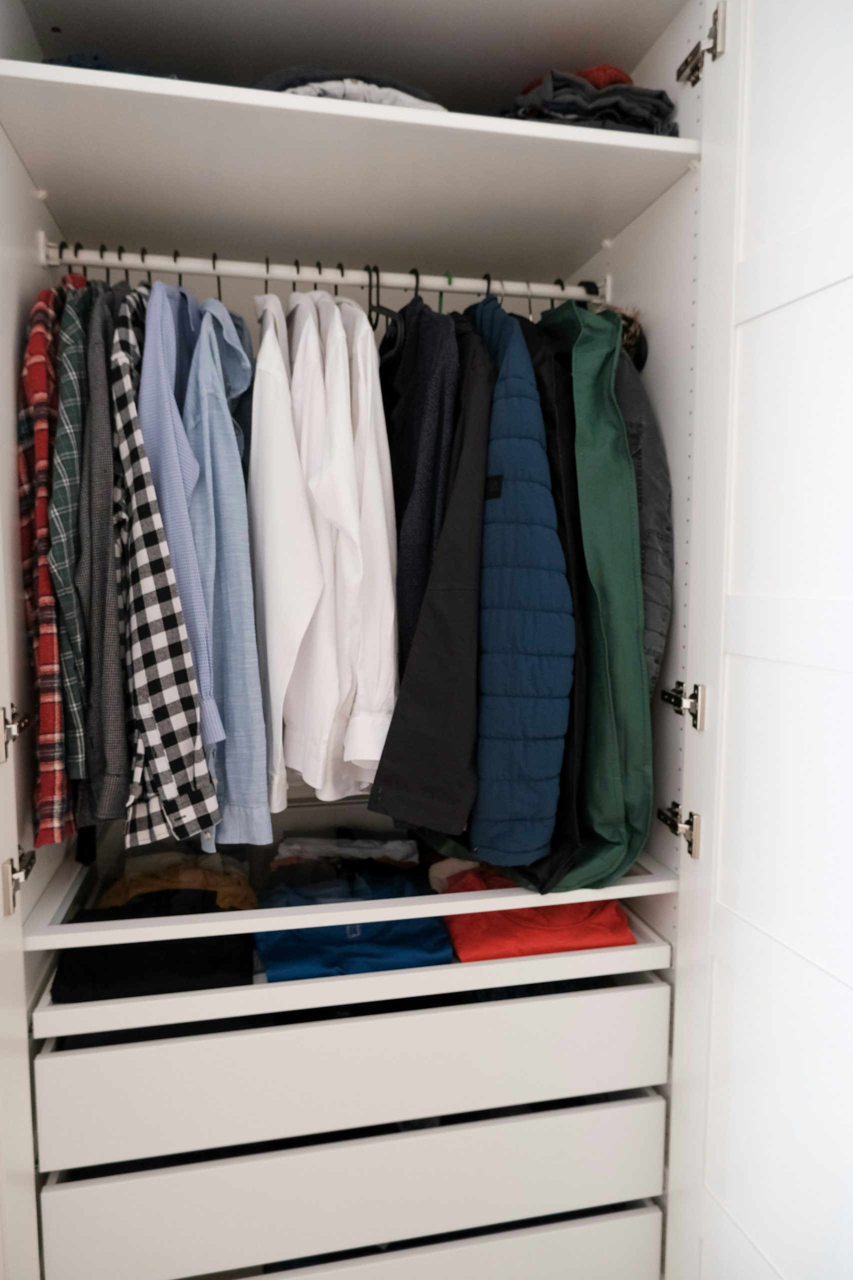 Small Closet Organization on a Budget: 10 Ideas That Actually Save Space